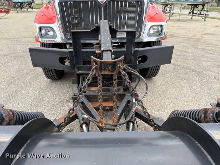 image for item DY3369 2007 International 7400 dump truck