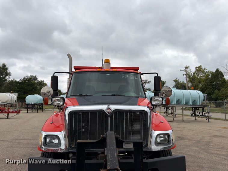 image for item DY3369 2007 International 7400 dump truck