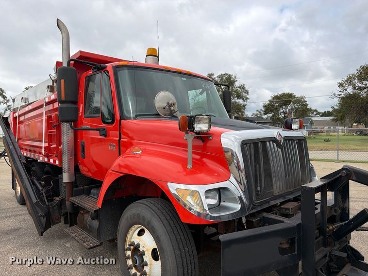 image for item DY3369 2007 International 7400 dump truck