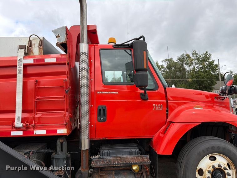 image for item DY3369 2007 International 7400 dump truck