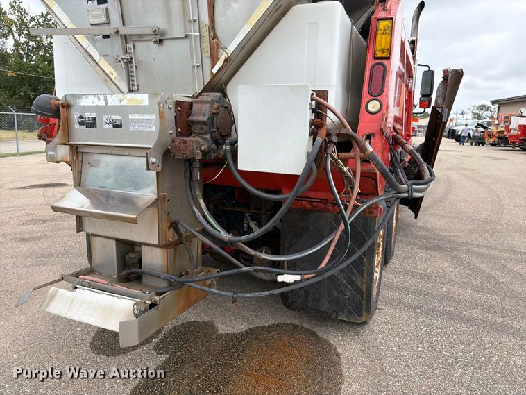 image for item DY3369 2007 International 7400 dump truck