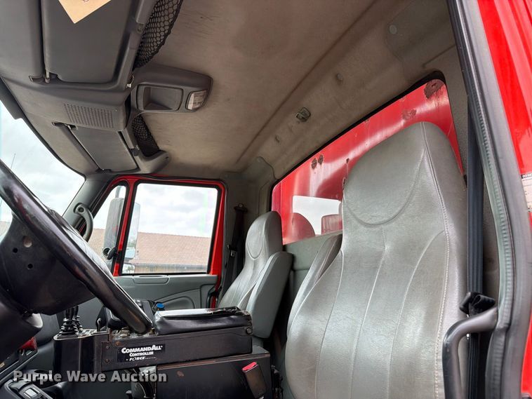 image for item DY3369 2007 International 7400 dump truck