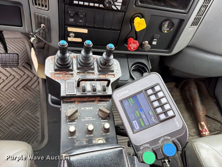 image for item DY3369 2007 International 7400 dump truck