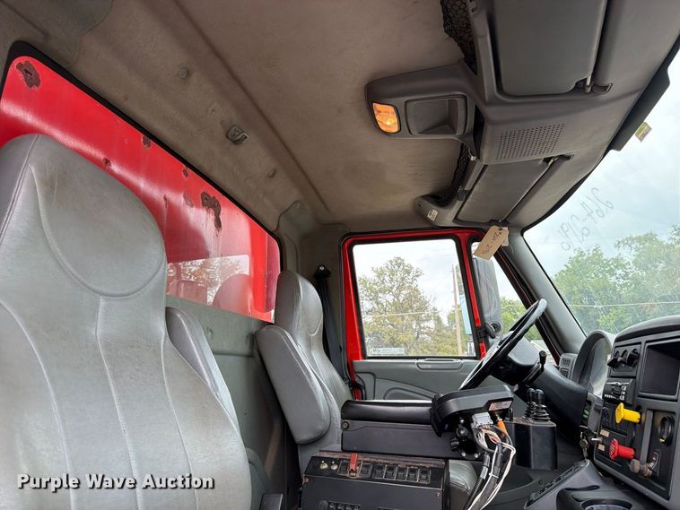 image for item DY3369 2007 International 7400 dump truck