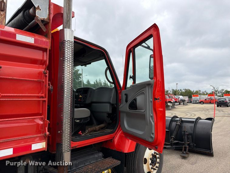 image for item DY3369 2007 International 7400 dump truck
