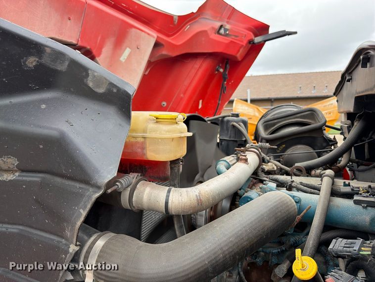 image for item DY3369 2007 International 7400 dump truck