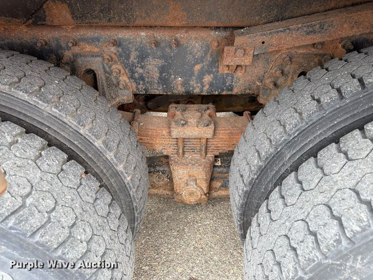 image for item DY3369 2007 International 7400 dump truck
