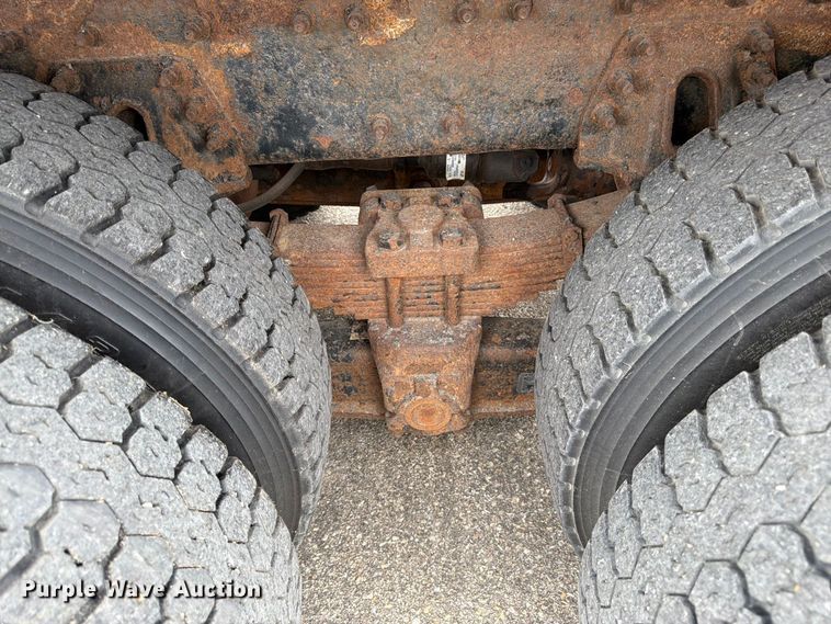 image for item DY3369 2007 International 7400 dump truck