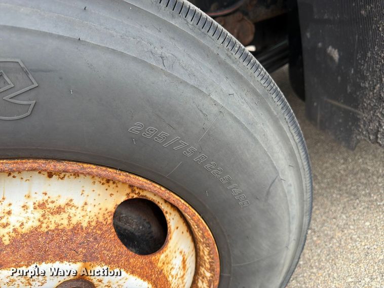 image for item DY3369 2007 International 7400 dump truck