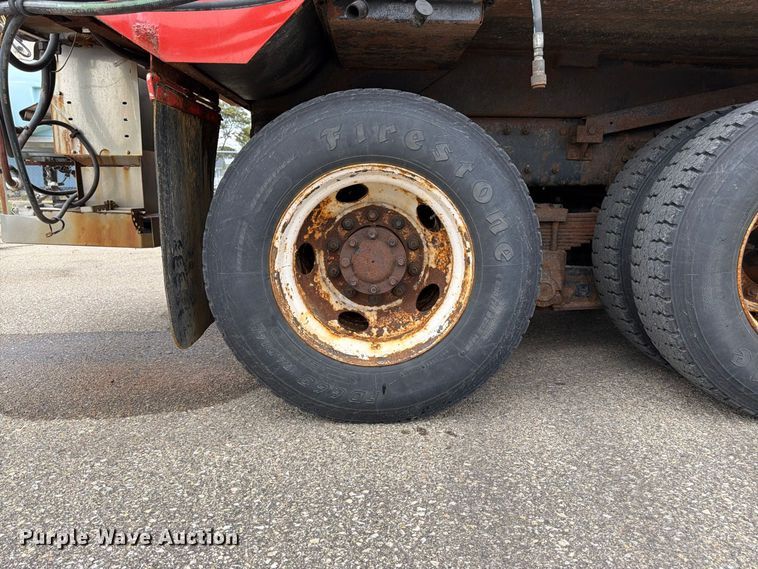 image for item DY3369 2007 International 7400 dump truck
