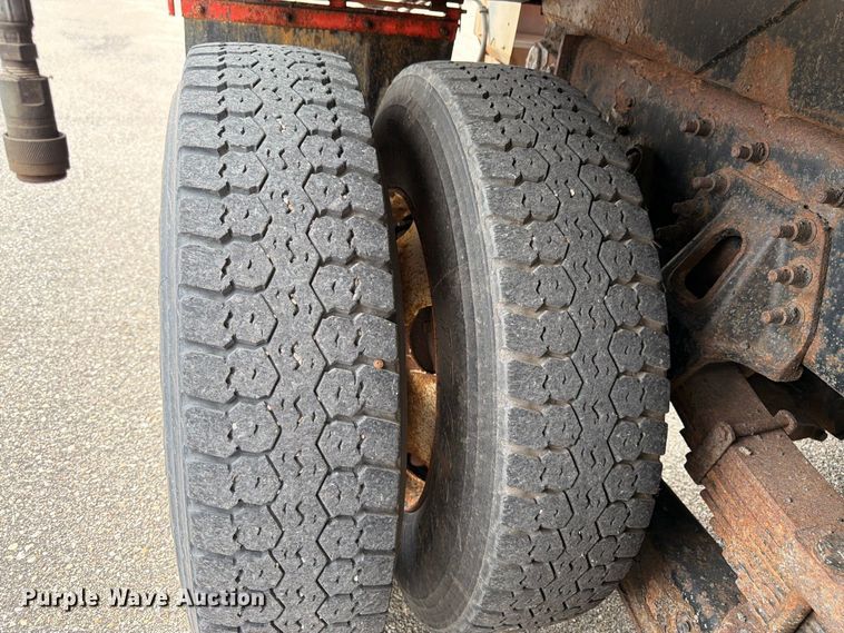 image for item DY3369 2007 International 7400 dump truck