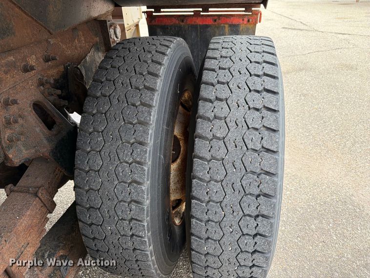 image for item DY3369 2007 International 7400 dump truck