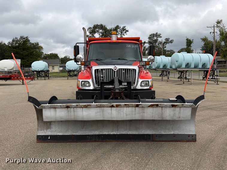 image for item DY3370 2007 International 7400 dump truck