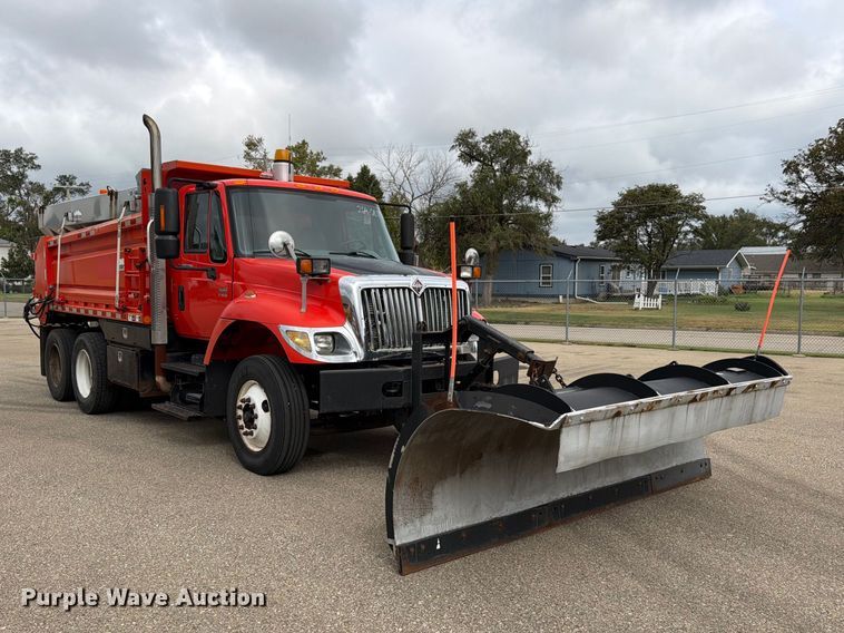 image for item DY3370 2007 International 7400 dump truck