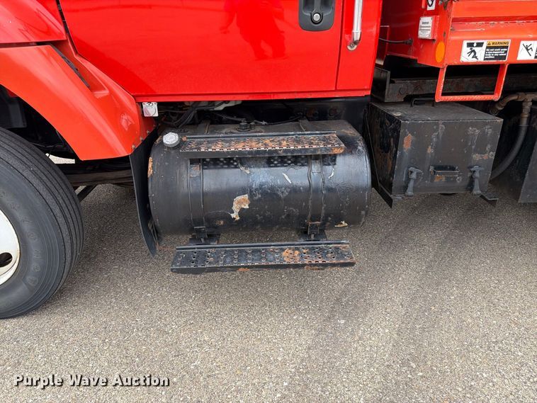 image for item DY3370 2007 International 7400 dump truck