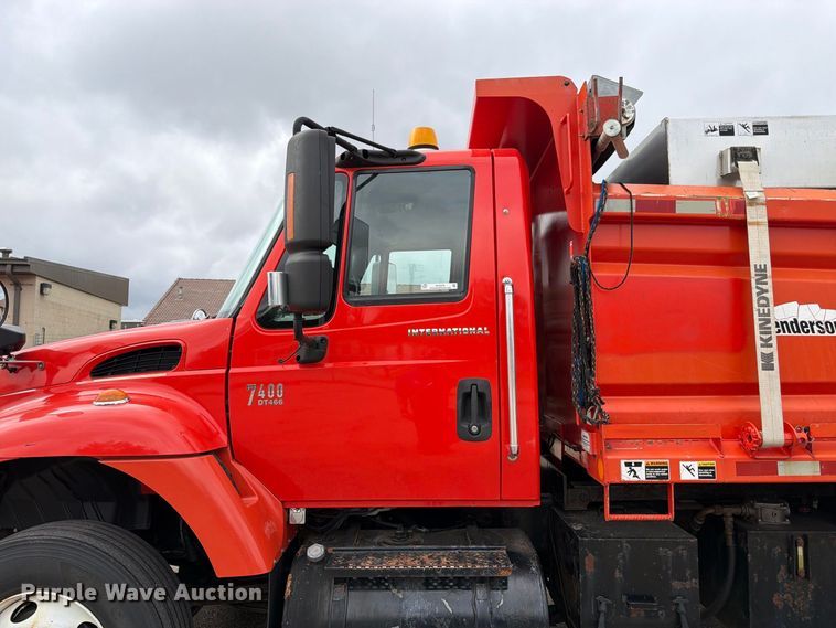 image for item DY3370 2007 International 7400 dump truck