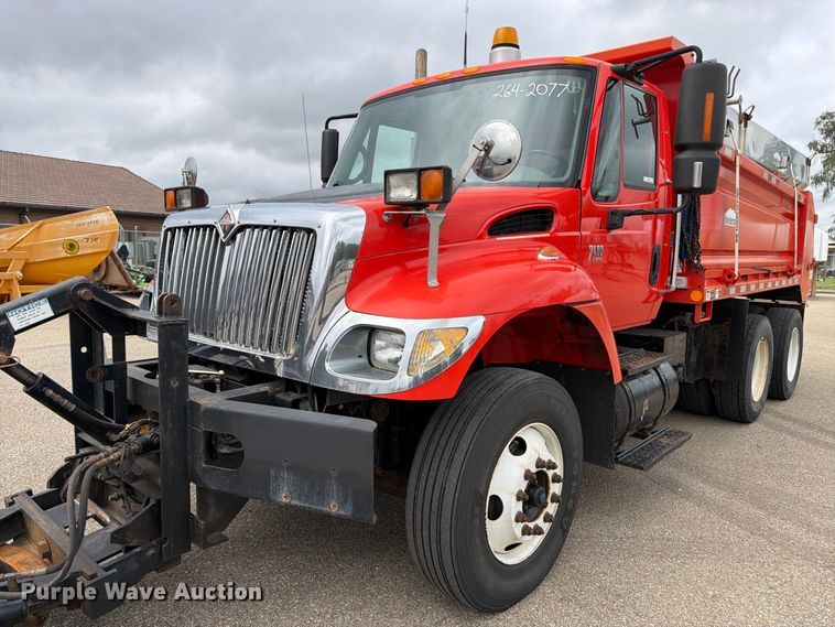 image for item DY3370 2007 International 7400 dump truck