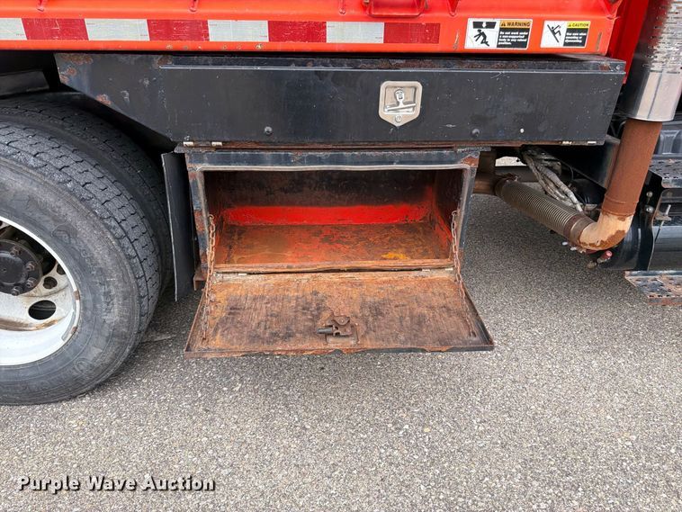 image for item DY3370 2007 International 7400 dump truck