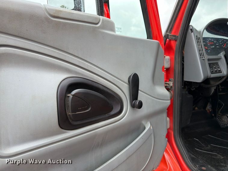 image for item DY3370 2007 International 7400 dump truck