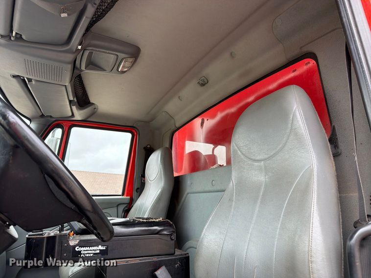 image for item DY3370 2007 International 7400 dump truck
