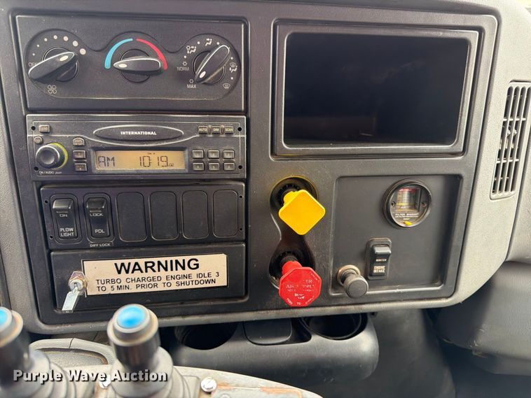 image for item DY3370 2007 International 7400 dump truck