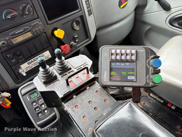 image for item DY3370 2007 International 7400 dump truck