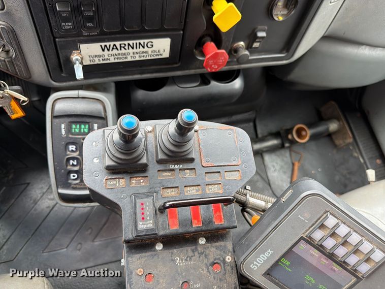 image for item DY3370 2007 International 7400 dump truck
