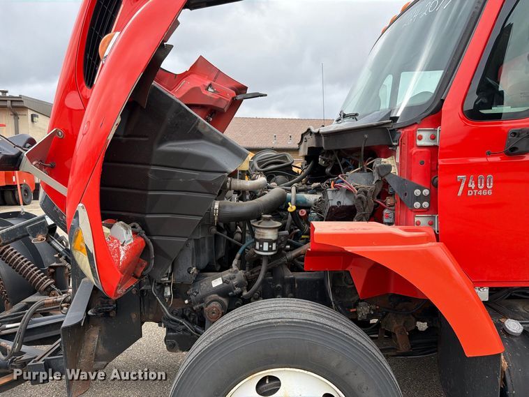 image for item DY3370 2007 International 7400 dump truck