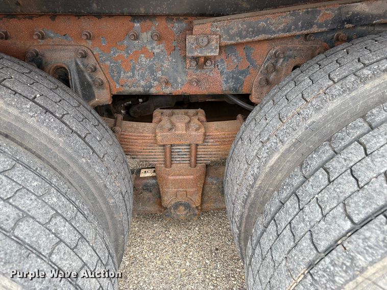 image for item DY3370 2007 International 7400 dump truck