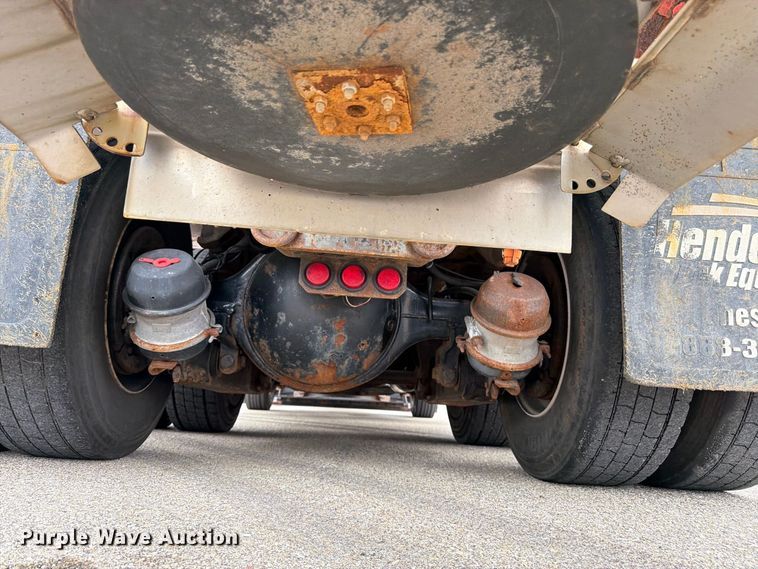 image for item DY3370 2007 International 7400 dump truck