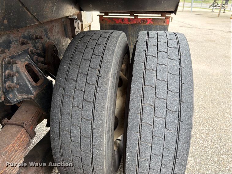 image for item DY3370 2007 International 7400 dump truck