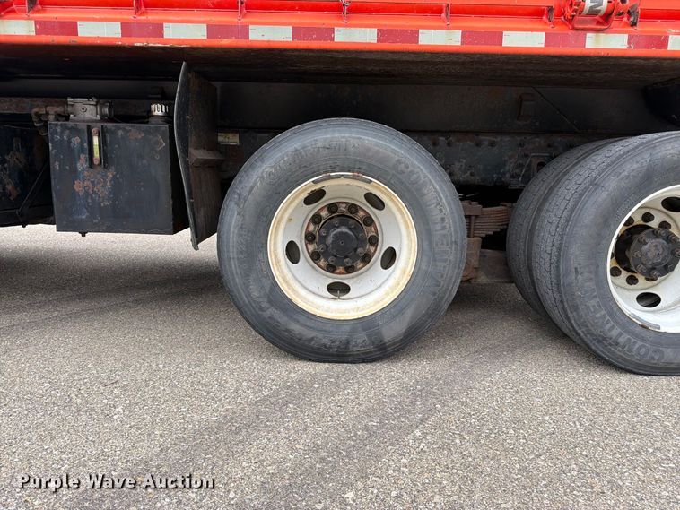 image for item DY3370 2007 International 7400 dump truck