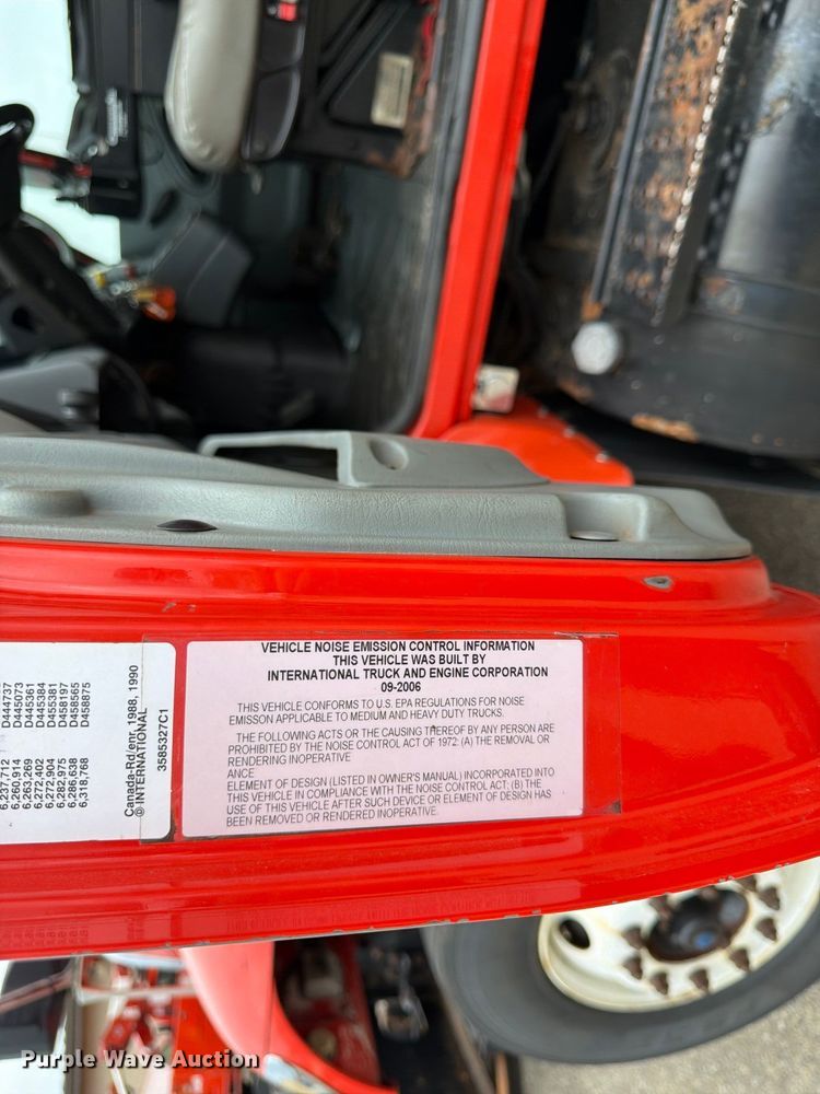 image for item DY3370 2007 International 7400 dump truck