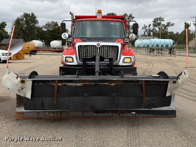 image for item DY3371 2007 International 7400 dump truck