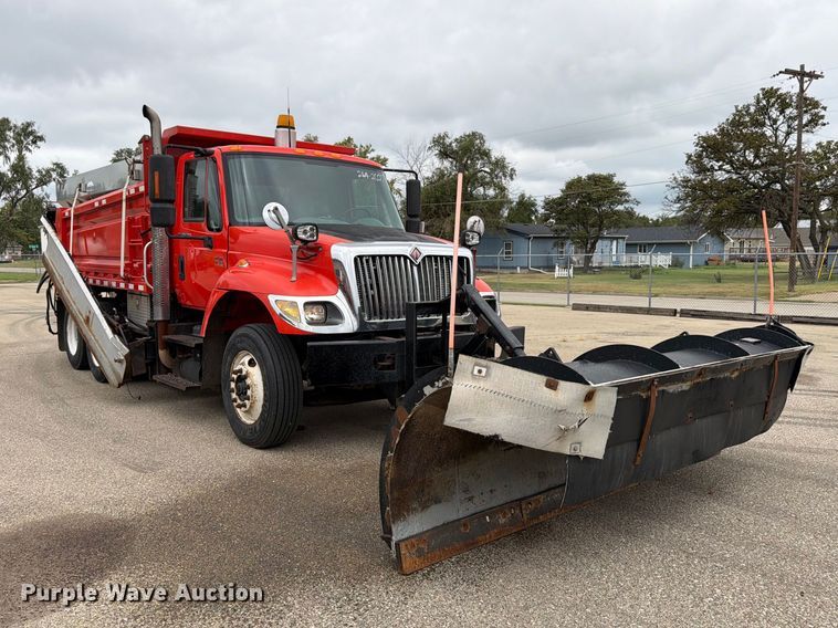 image for item DY3371 2007 International 7400 dump truck