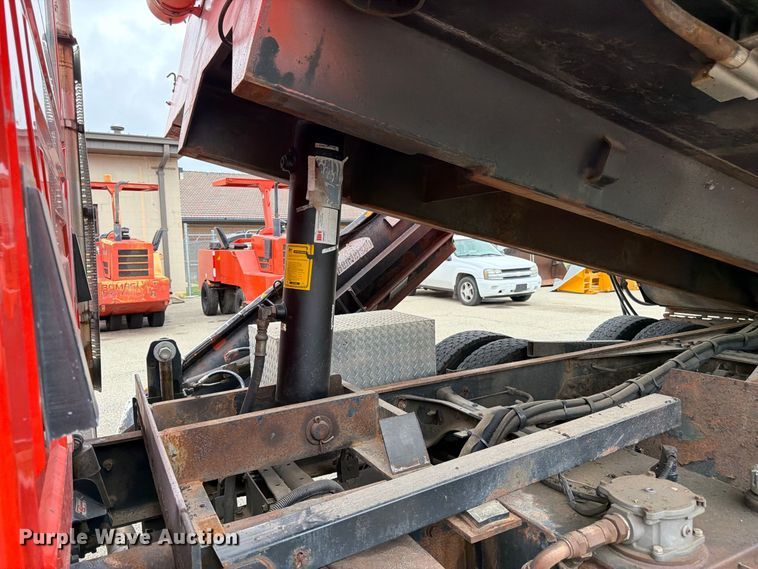 image for item DY3371 2007 International 7400 dump truck