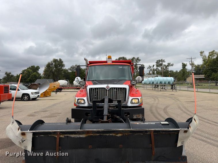 image for item DY3371 2007 International 7400 dump truck