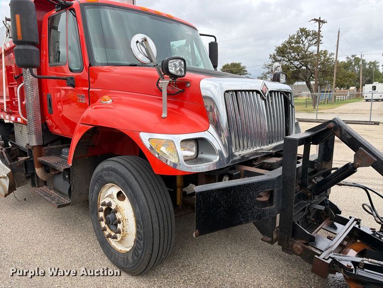 image for item DY3371 2007 International 7400 dump truck