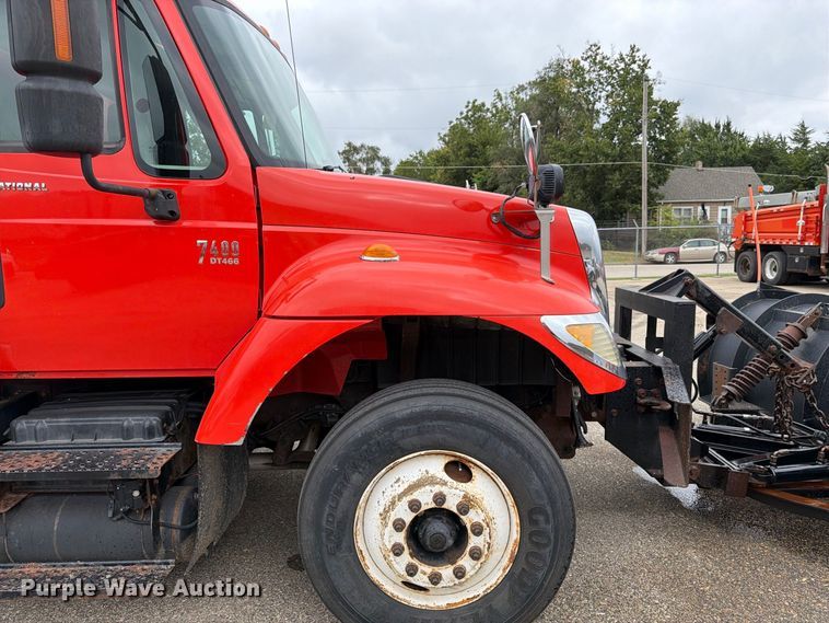 image for item DY3371 2007 International 7400 dump truck
