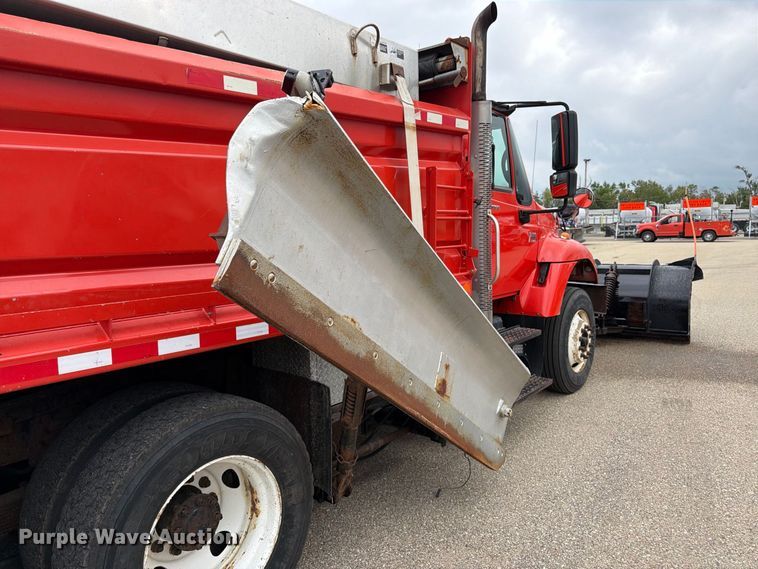 image for item DY3371 2007 International 7400 dump truck