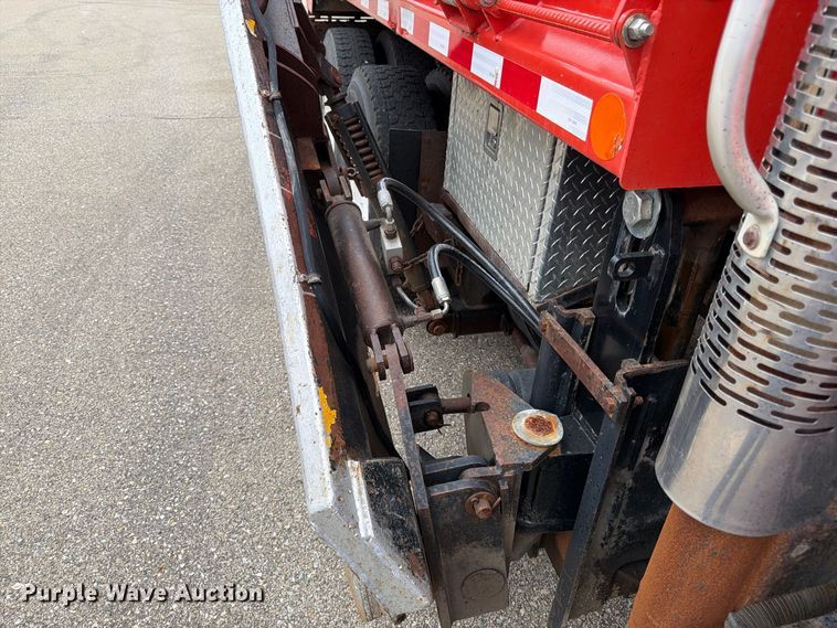 image for item DY3371 2007 International 7400 dump truck