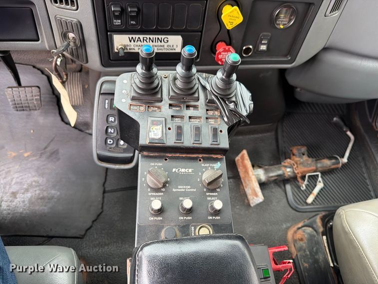 image for item DY3371 2007 International 7400 dump truck