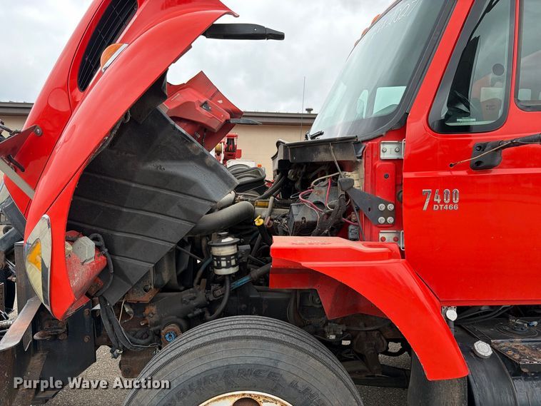 image for item DY3371 2007 International 7400 dump truck