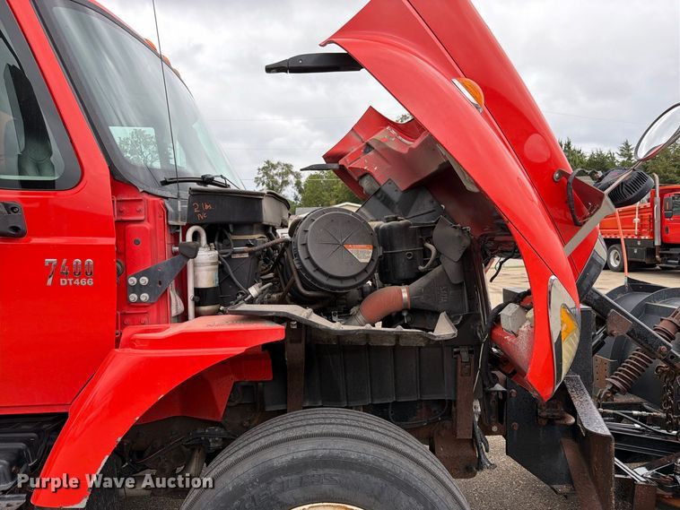 image for item DY3371 2007 International 7400 dump truck