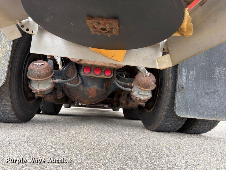 image for item DY3371 2007 International 7400 dump truck