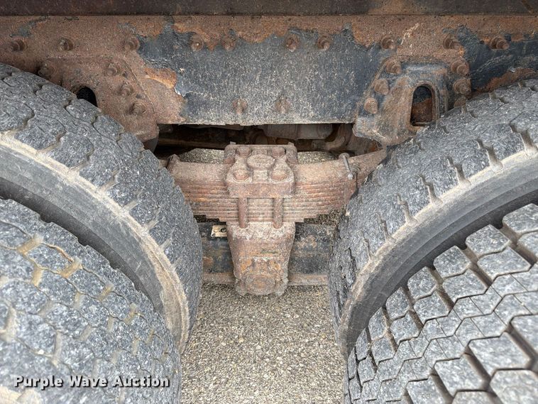 image for item DY3371 2007 International 7400 dump truck