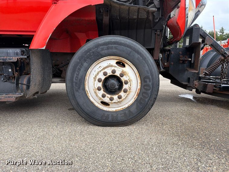 image for item DY3371 2007 International 7400 dump truck