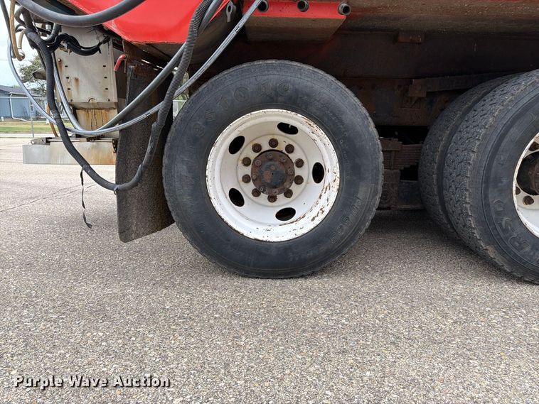 image for item DY3371 2007 International 7400 dump truck