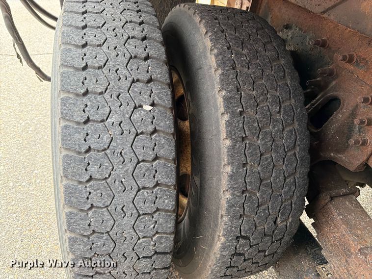 image for item DY3371 2007 International 7400 dump truck
