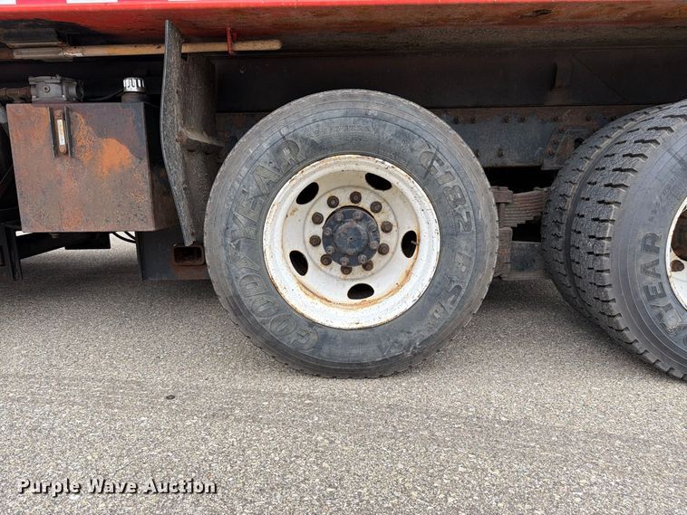 image for item DY3371 2007 International 7400 dump truck